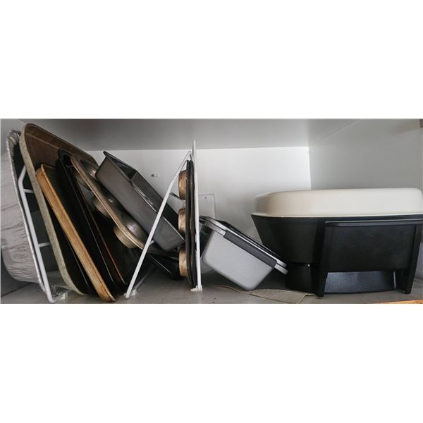 Kitchenware Bundle with Glassware, Bakeware, and Decorative Magnets