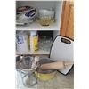 Image 1 : Kitchenware Lot Including Strainer, Rolling Pin, Bowls, and More