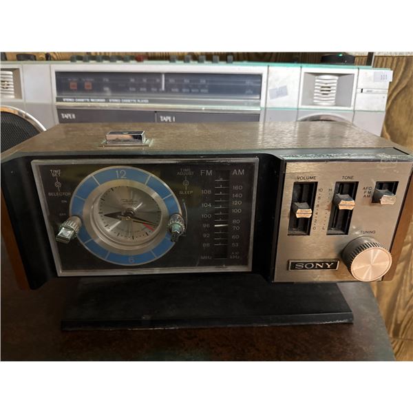 Sony AM/FM Clock Radio Model TFM-C660W with Woodgrain Finish