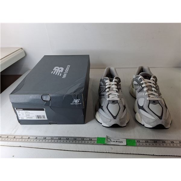 Men's New Balance Runners, NIB-11