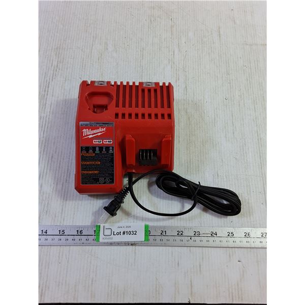 Milwaukee Battery Charger Untested