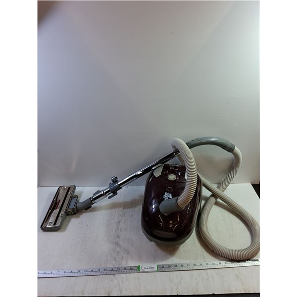 Dirt Devil Vaccum Cleaner 15.5"- Powers On, Cannot Ship