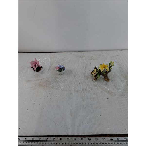 (3) Ceramic Flowers
