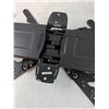 Image 5 : AVF Metal Mount As-Is