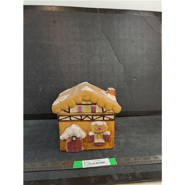 Vintage Ceramic Gingerbread House Cookie Jar 6"x7"x7" ( as is)