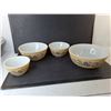 Image 2 : (4) Pyrex Homestead Mixing Bowls