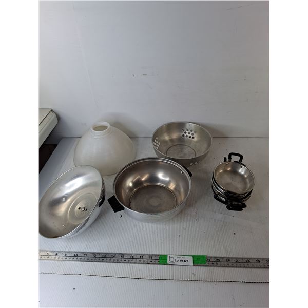 Serving Oven/Bun Warmer Set, Glass Lamp Shade,