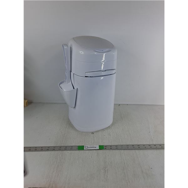 Genie Cat Litter Disposal System - 18" x 9" x 9" - With Scoop