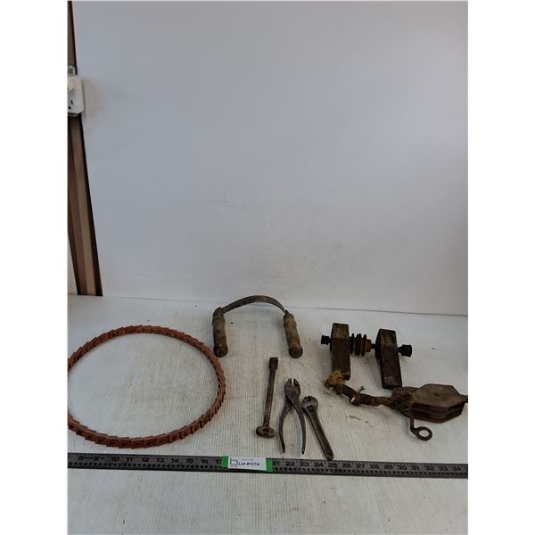 Tackle Pulley, Vintage Link V-belt, Wrenches, Misc ( as is)