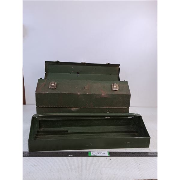 S-K Sherman Klove Model Vinatge Green Toolbox 20"x8.5"x10" ( cannot ship, as is)