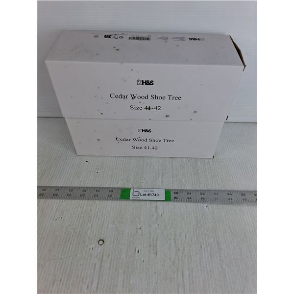 (2) Cedar Wood Shoe Tree Size 41-42