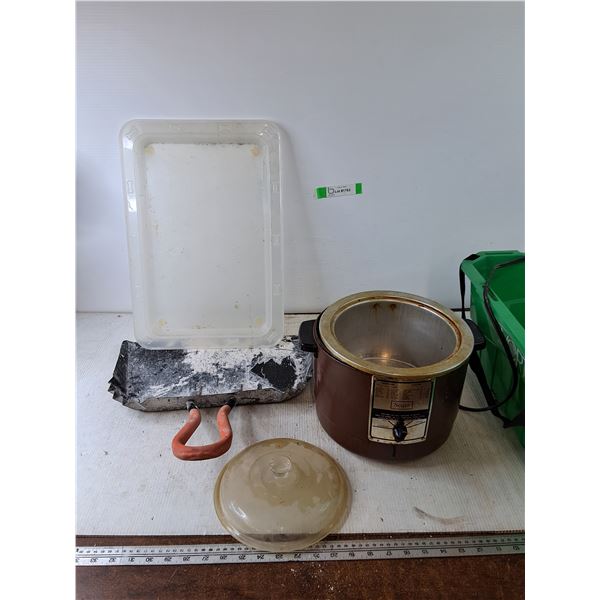 Dustpan, Untested Cooking Pot with Lid, Pet Bowl Tray and Bin