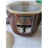 Image 3 : Dustpan, Untested Cooking Pot with Lid, Pet Bowl Tray and Bin