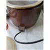 Image 5 : Dustpan, Untested Cooking Pot with Lid, Pet Bowl Tray and Bin