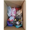 Image 5 : Senator Jewelry, Perfume Stand, Tea Bags, Untested Power Bar, Misc