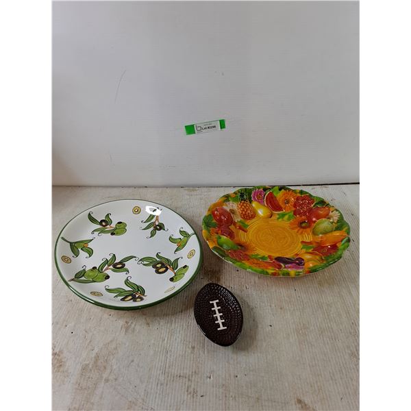 (2) Ceramic Platters, (1) Plastic Bowl