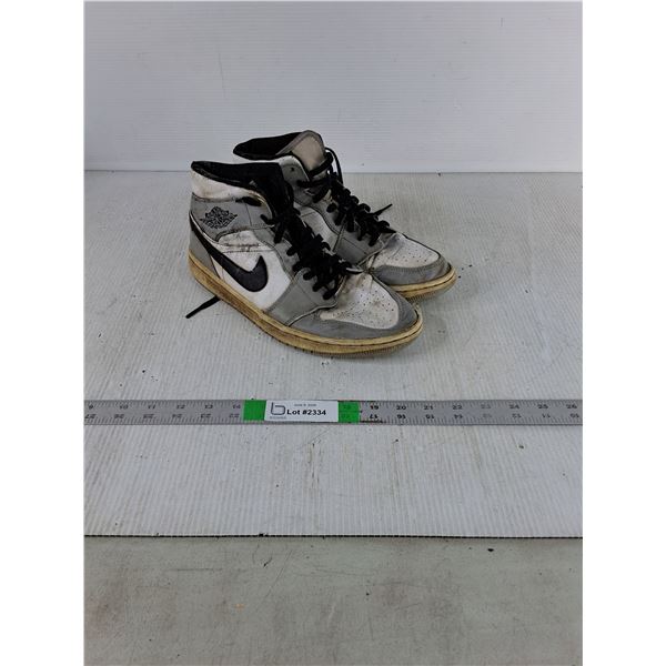 Adult Nike Runners, Size - 10.5