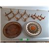 Image 1 : (2) Japanese Stoneware Plates & Wooden Accordian Racks