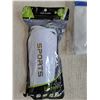 Image 2 : (2) Pairs Of Shin Guards With Sleeves Up To Size XL, Pair Of Knee High Socks
