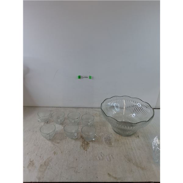 (1) Glass Bowl, (7) Glass Cups, Bag of Plastic Hooks