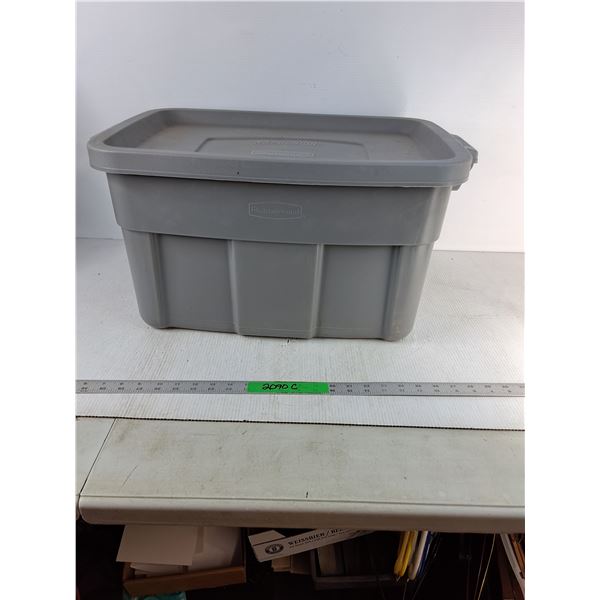 Rubbermaid Bin With Lid, Cannot Ship