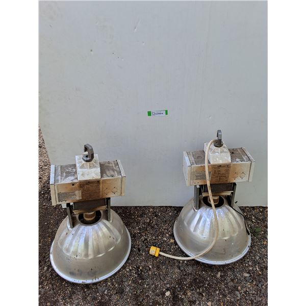**(2) Untested As-Is Shop Lights No Shipping