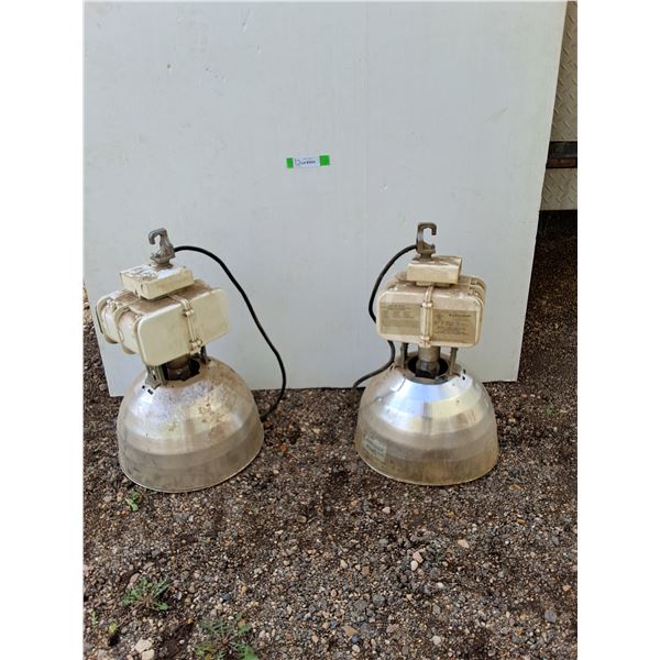 **(2) Untested As-Is Shop Lights No Shipping