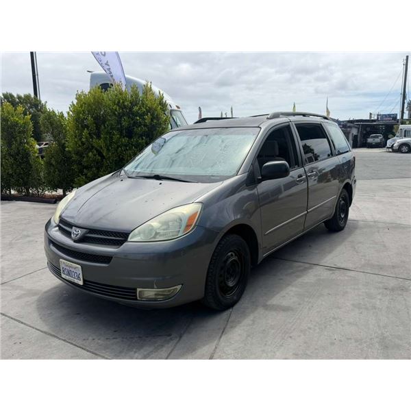 TOYT SIENNA 2004 APP  DUP/T-DON