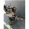 Image 4 : Antique Singer 125 - 2 Sewing Machine - Some Damage
