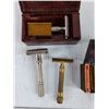Image 2 : Assorted Vintage Razors