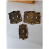 Image 3 : Wood Crate 12" x 8.5" x 5.75" & Switch Plate Covers