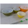 Image 2 : (4) PYREX Milk Glass Bowls