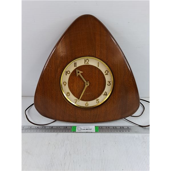 Vintage 1950's Sessions MCM Wall Clock Featuring Body Shaped like a "Guitar Pick"-not working