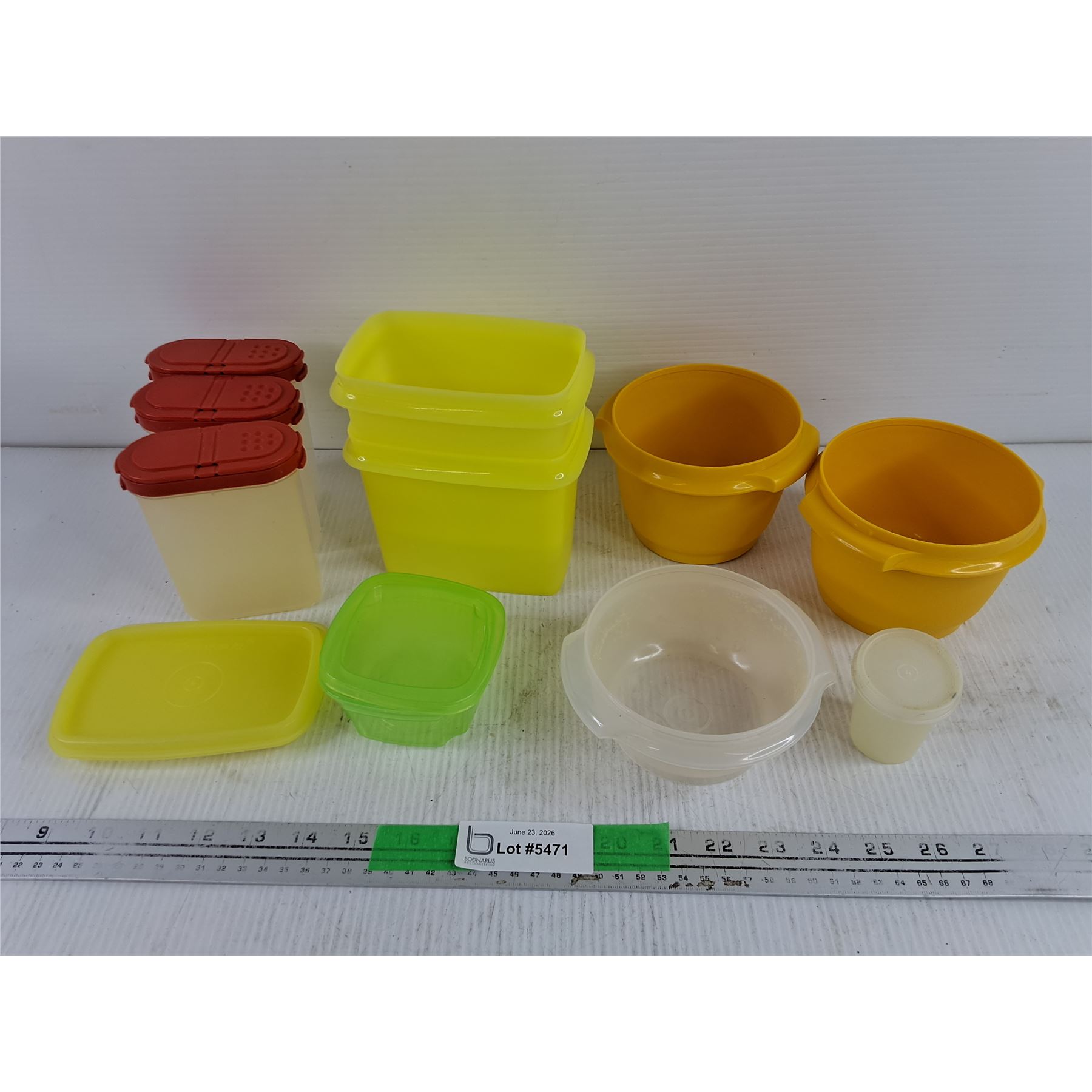 Assorted Tupperware Containers - Bodnarus Auctioneering