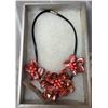 Image 7 : Red Hand-Crafted Mother of Pearl Floral Necklace