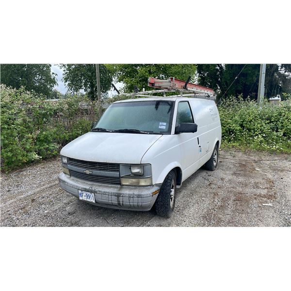 2005 CHEVROLET ASTRO, 3DR CARGO VAN, WHITE, VIN 1GCDM19X75B131255,