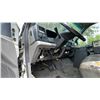 Image 9 : 2000 FORD F-750 SUPERDUTY 2DR GIRAFFE, WHITE, VIN 3FDXF75H2YMA36443,