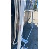 Image 2 : WEATHERGUARD WHITE METAL ADJUSTABLE VEHICLE ROOF RACK