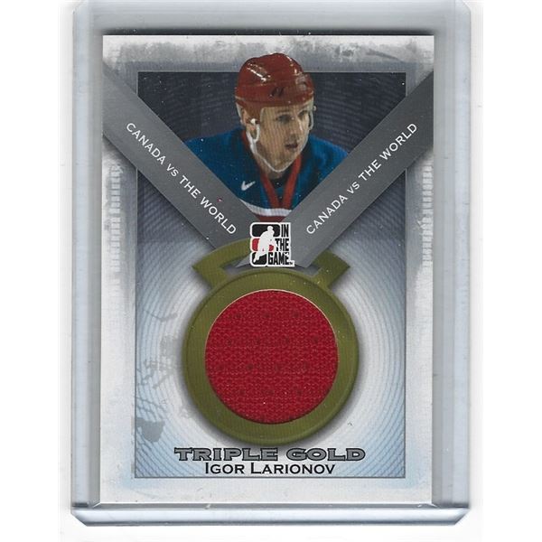 Igor Larionov 2011-12 ITG Canada vs The World Triple Gold Jersey card TG-02