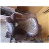 Image 5 : Saddle, 15"