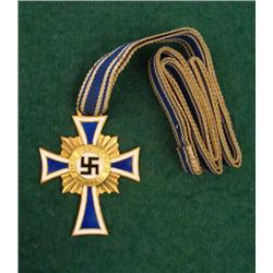 MINT ORIGINAL GOLD MOTHERS CROSS W/ FULL RIBBON 1938