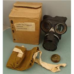 UN-ISSUED 1942 WWII CIVILIAN GASMASK SET IN ORIG BOX