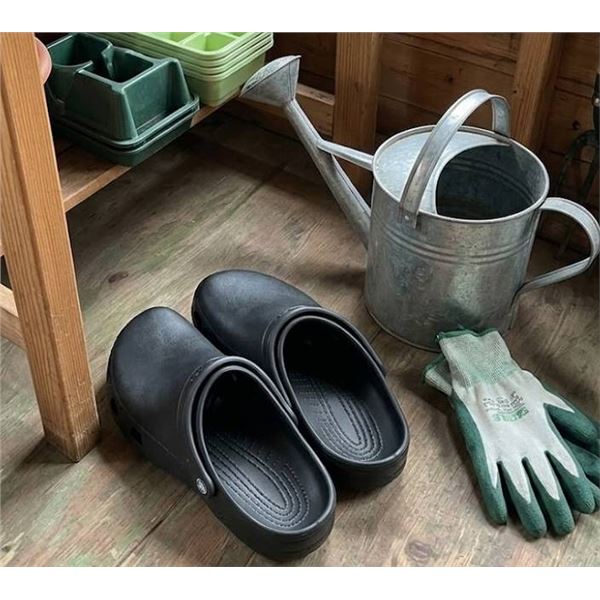 Crocs Black Clogs Size Mens 5 Womens 7