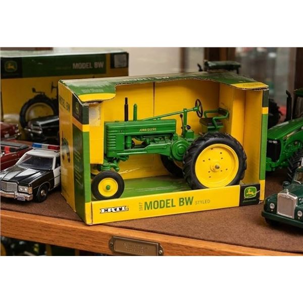 Ertl 1/16 John Deere Model BW Styled Tractor