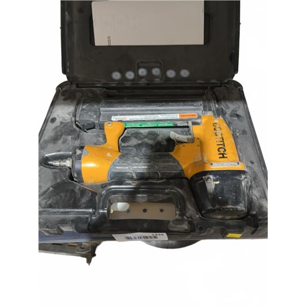 Bostitch BT200 Oil-Free Brad Nailer
