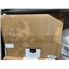 Image 2 : Amazon Basics Triple Cat Scratching Post