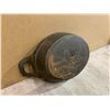 Image 6 : Small Oval Cast Iron Dish