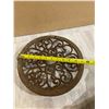 Image 7 : Rustic Cast Iron Plant Caddie