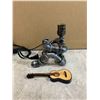 Image 5 : SteamPunk - Cast Iron Pipe Figure Light w/ Guitar