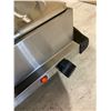 Image 8 : Aroma Buffet & Warming Tray